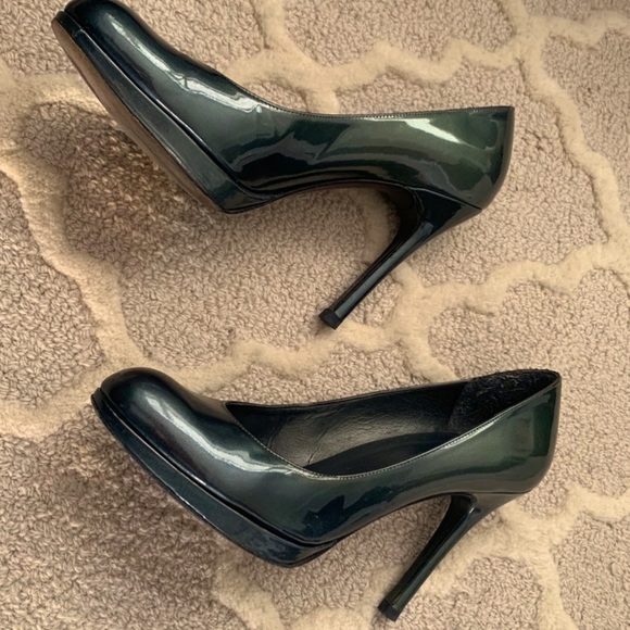 Stuart Weitzman Luxury Metallic Green Patent Leather Pumps Heels 7.5 N Shoes - Picture 2 of 11